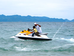 Jetski-Safari Yamaha VX700 ready on the beach
